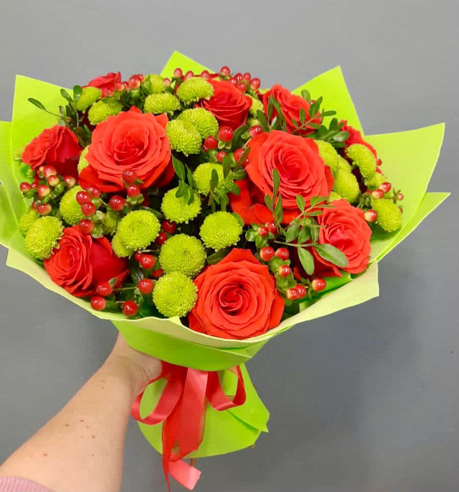 Букет цветов из: Хризантемы и Розы в Отказном