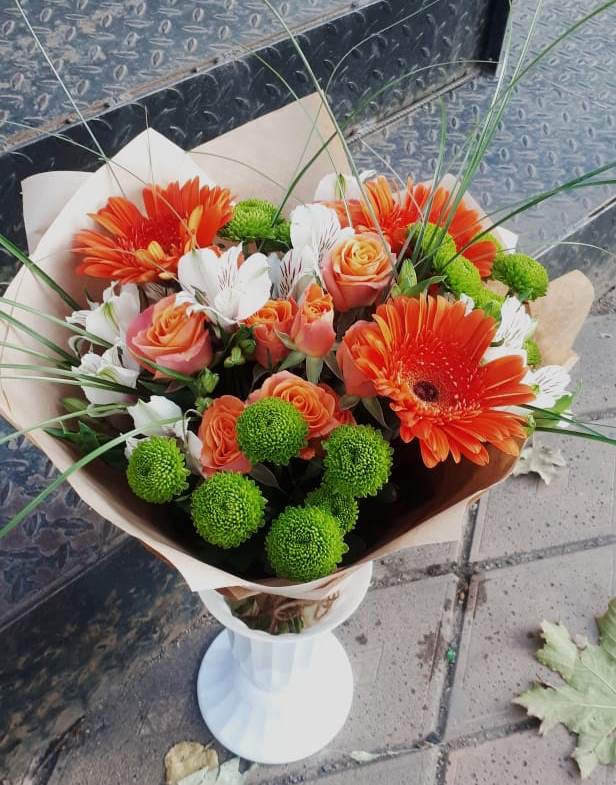 Букет цветов из: Герберы, Хризантемы, Альстромерии и Розы в Отказном