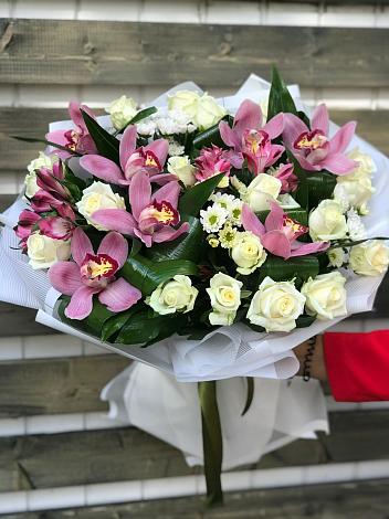 Букет цветов из: Розы и Хризантемы в Отказном