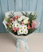 Букет цветов из:  Розы, Лизиантусы и Хризантемы в Отказном