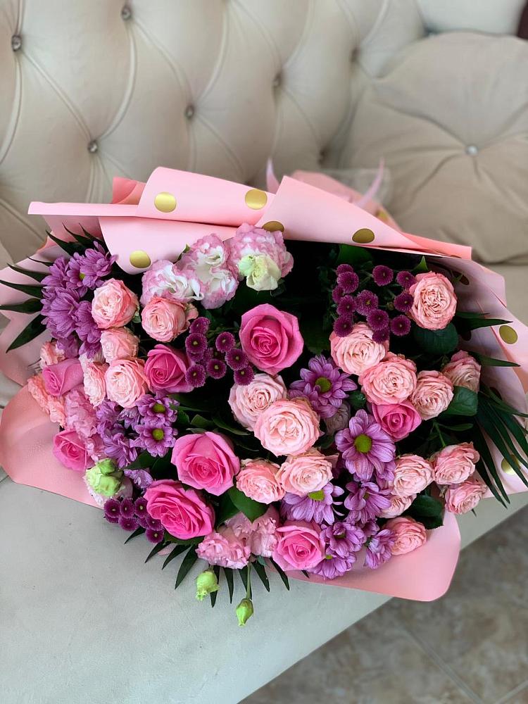 Букет цветов из: Хризантемы, Розы и Лизиантусы в Отказном