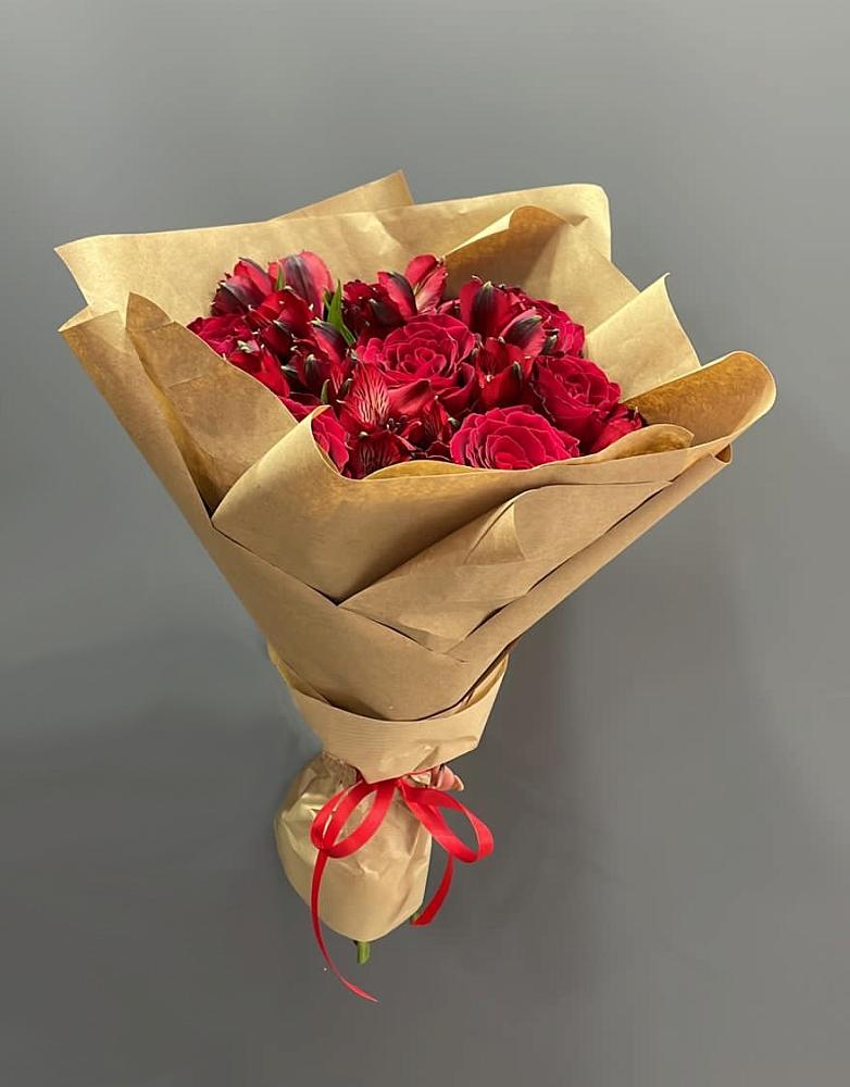 Букет цветов из: Альстромерии и Розы в Отказном