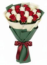 Букет Микс из красных и белых роз в Отказном