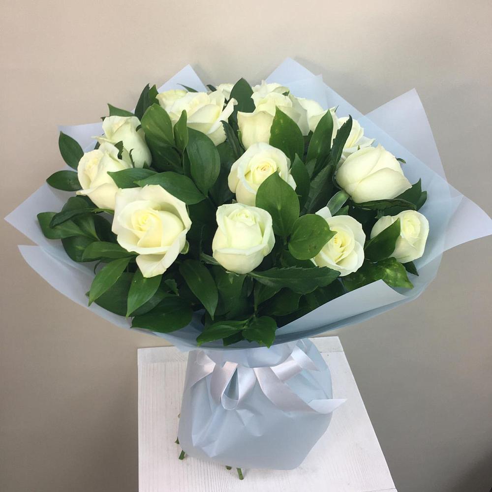 Букет 15 Белых роз Проуд в Отказном
