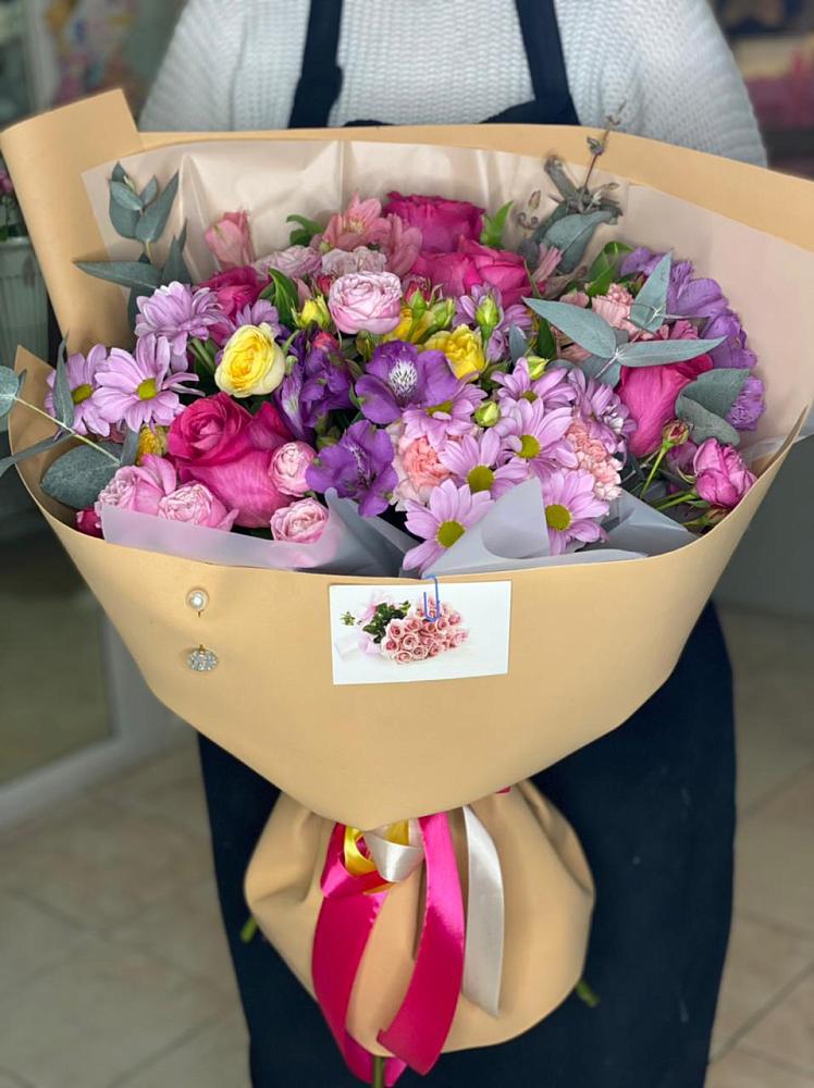 Букет цветов из: Хризантемы, Гвоздики и Альстромерии в Отказном