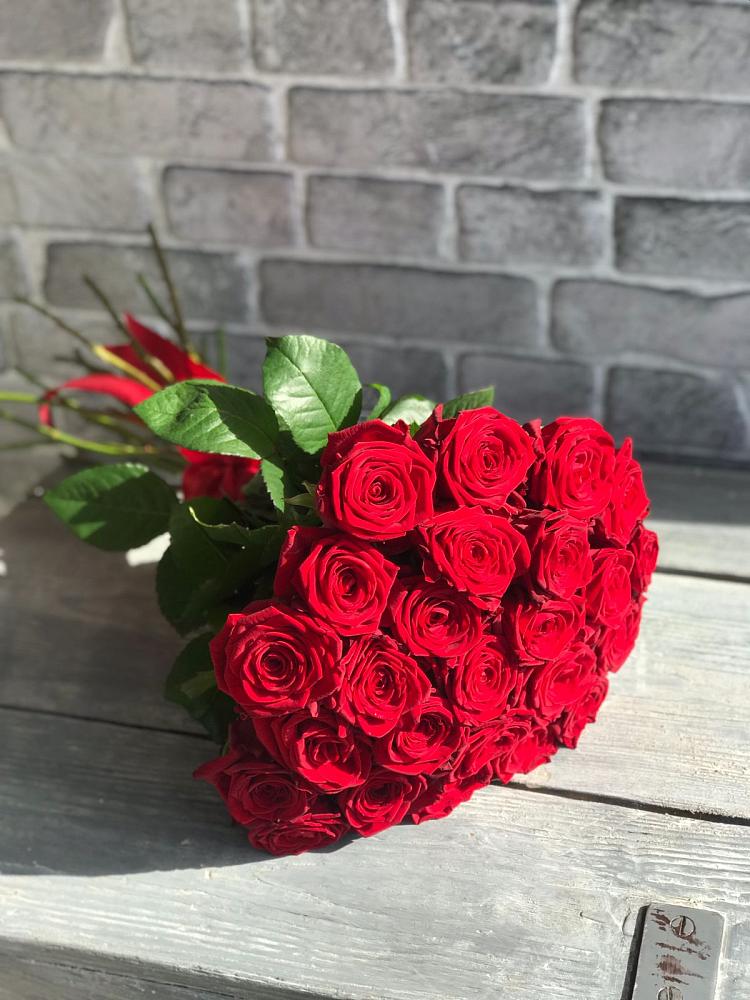 Букет Красные розы Фридом в Отказном