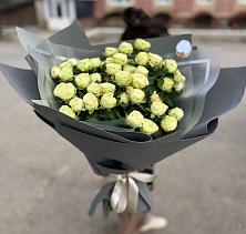 Букет Белые кустовые розы Солинеро в Отказном
