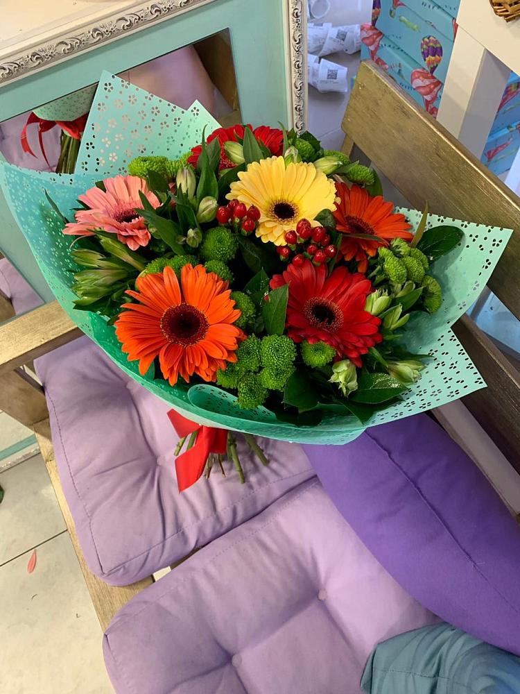 Букет цветов из: Герберы, Хризантемы и Альстромерии в Отказном