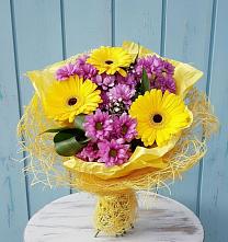 Букет цветов из:  Хризантемы и Герберы в Отказном
