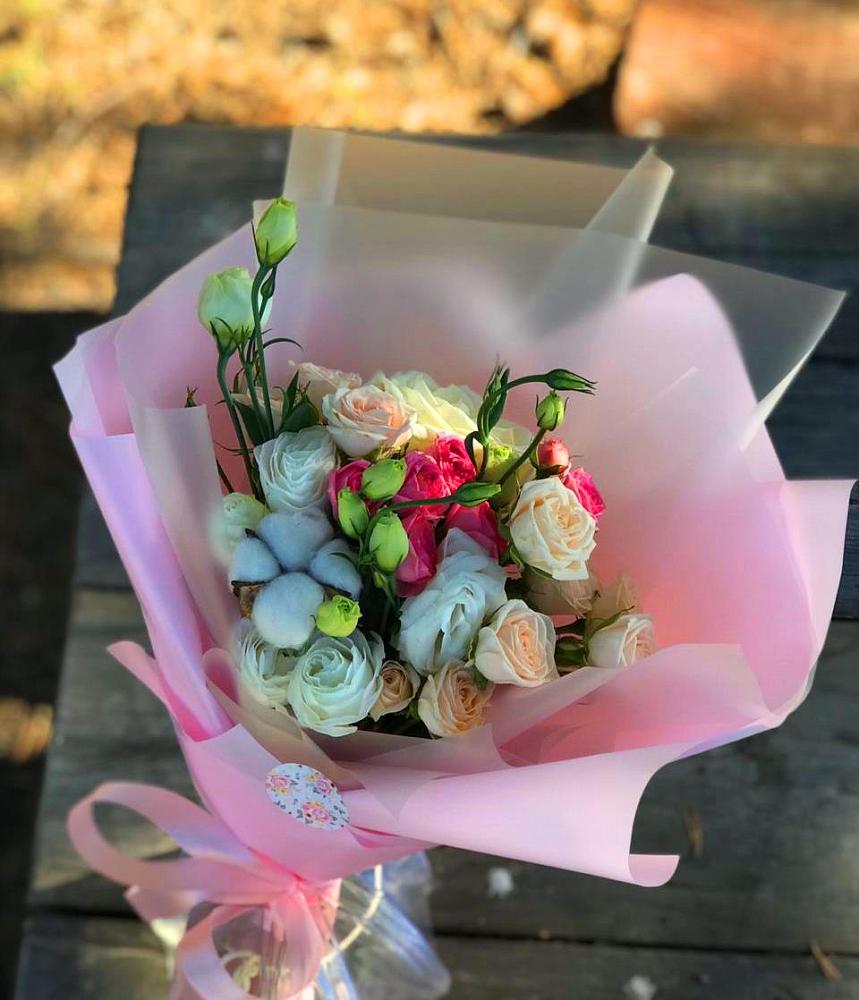 Букет цветов из: Розы и Лизиантусы в Отказном