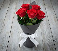 Букет 5 Красных роз Эдлесс Лав в Отказном