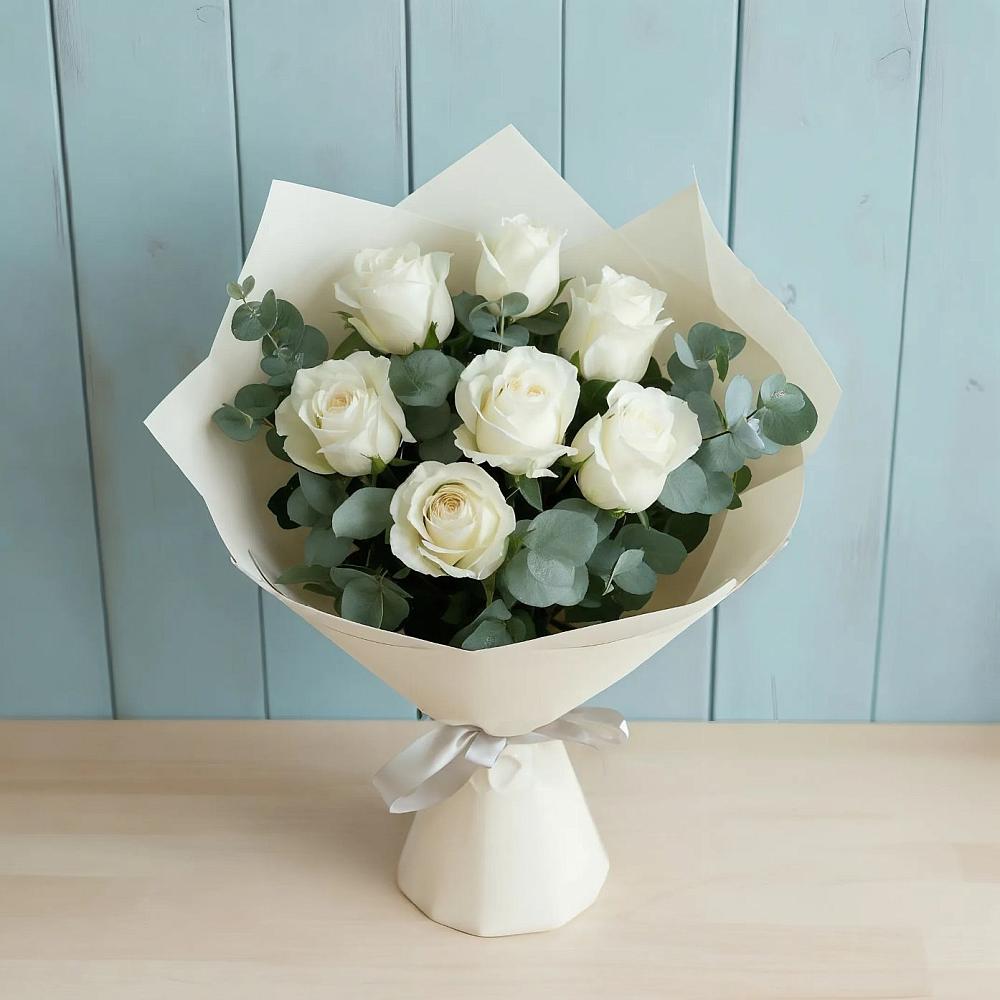 Букет Белые розы в Эвкалипте в Отказном
