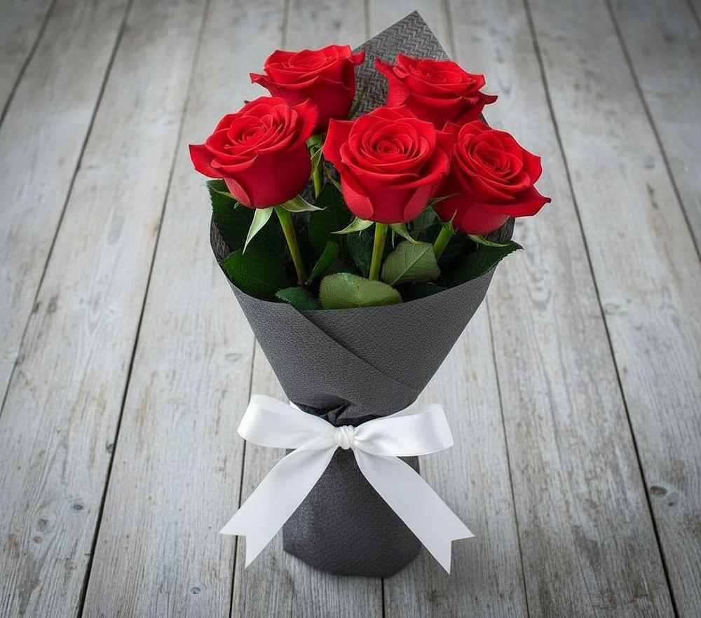 Букет 5 Красных роз Эдлесс Лав в Отказном