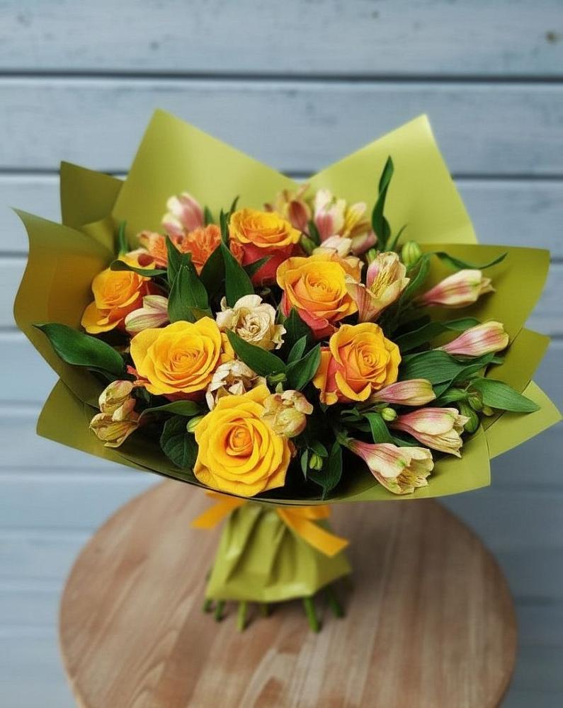 Букет цветов из: Альстромерии и Розы в Отказном