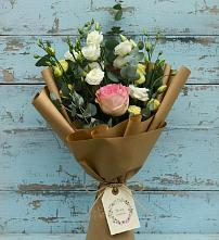Букет цветов из:  Розы и Лизиантусы в Отказном