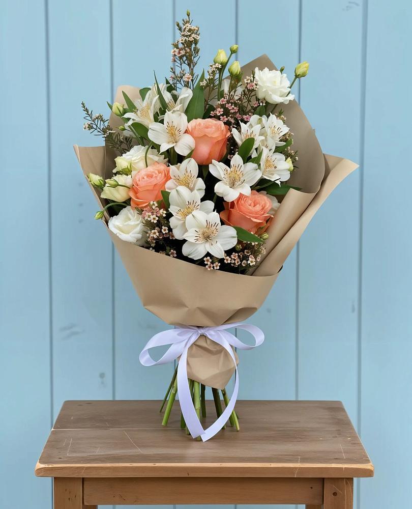 Букет цветов из: Альстромерии, Лизиантусы, Розы и Хризантемы в Отказном