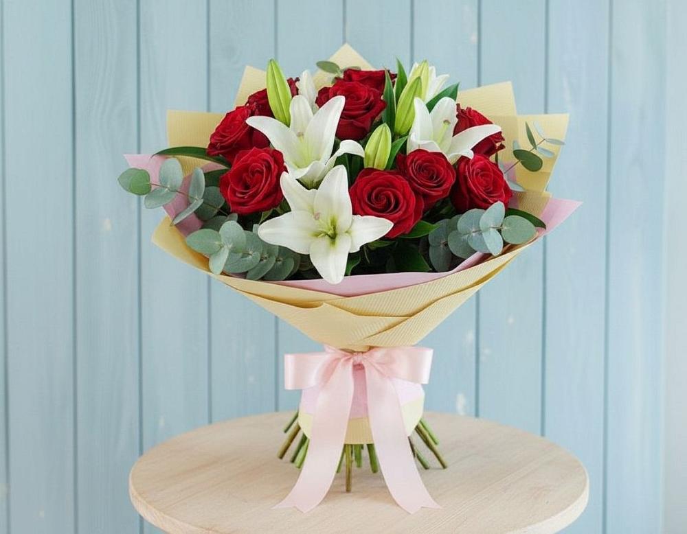 Букет цветов из: Лилии и Розы в Отказном